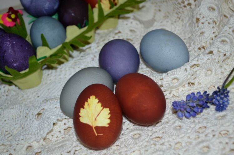 96419dd11e41ffac023c7ddda18e0887 Як пофарбувати яйця на Великдень своїми руками без барвників та хімії