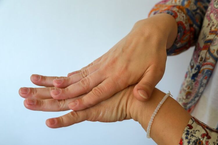 9d06ce62a87793550d4399acfa868f6b Як зробити антисептик для рук своїми руками в домашніх умовах