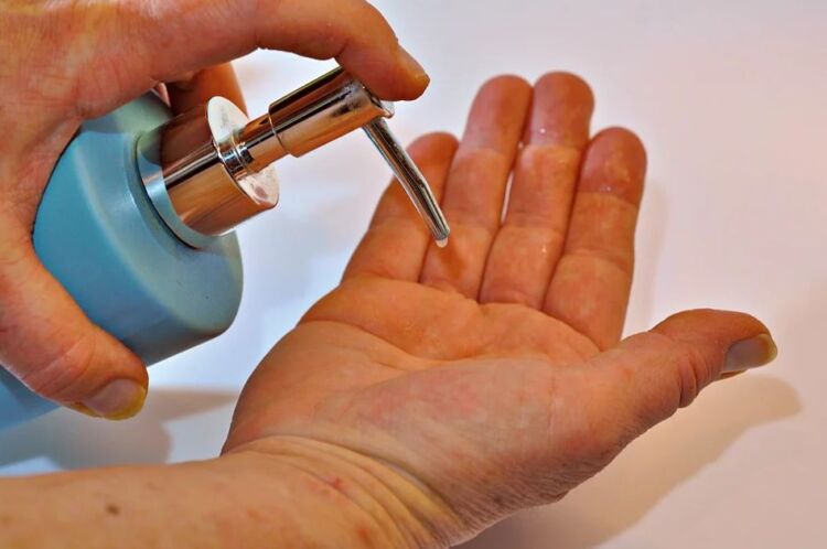 bbb68460f203beeec6899185a8a370be Як зробити антисептик для рук своїми руками в домашніх умовах