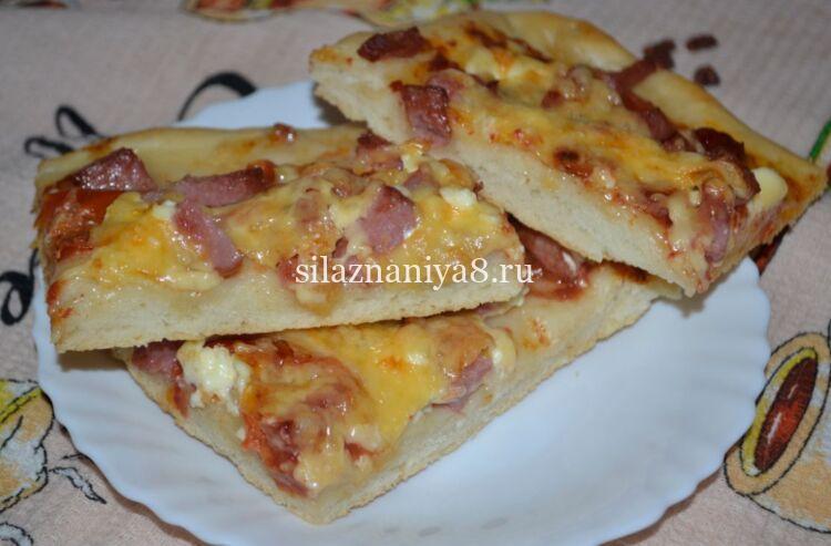 27777324612d9d6dbbda4ba233917bea Піца з помідорами, ковбасою і сиром (простий і смачний рецепт)