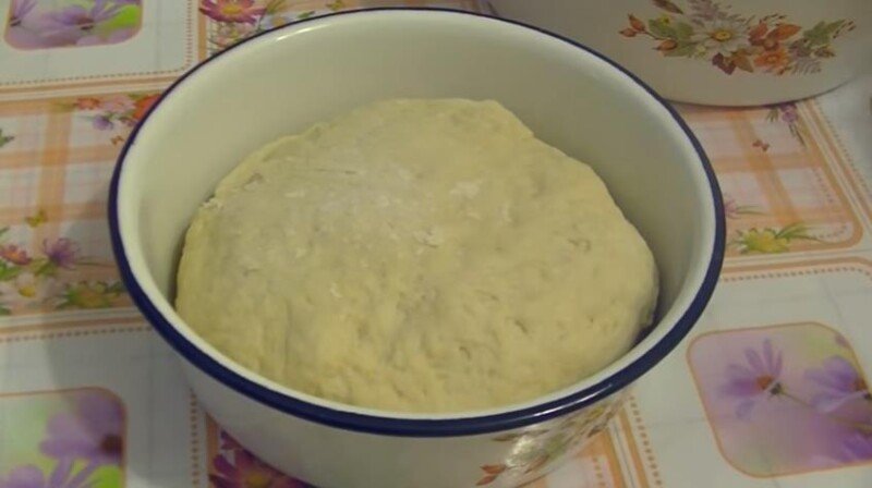 76c67759cfa9a6f1e4a7aee05b81d1e3 Дріжджове тісто для пиріжків в духовці на сковороді — дуже смачне і повітряне як пух