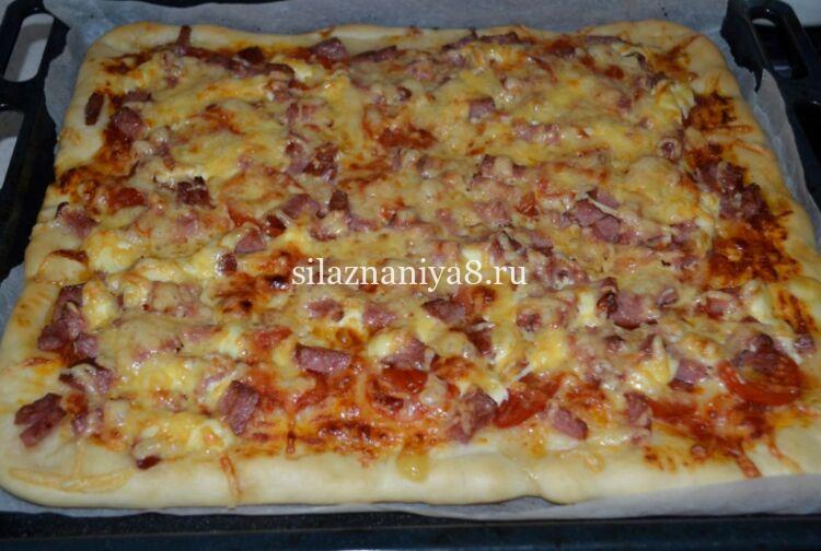 a5ce3119c31b3d89862570b9510877a2 Піца з помідорами, ковбасою і сиром (простий і смачний рецепт)