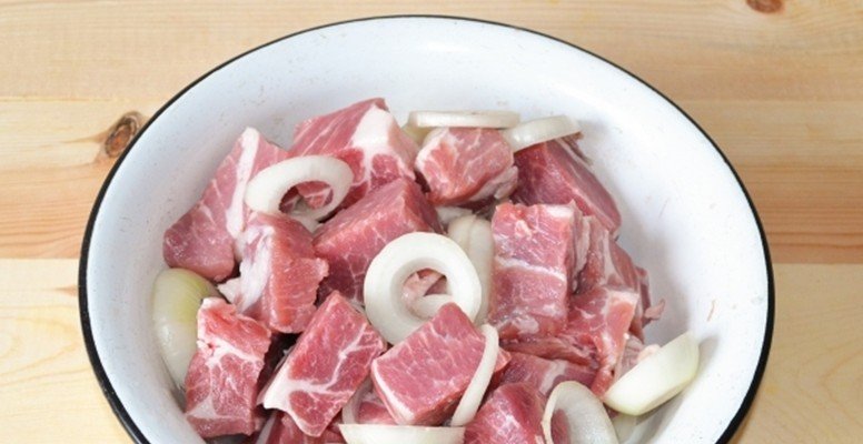 d7e575e9567ae97b4a2bf78594b590e4 Шашлик зі свинини з найсмачнішим маринадом, щоб мясо було мяким