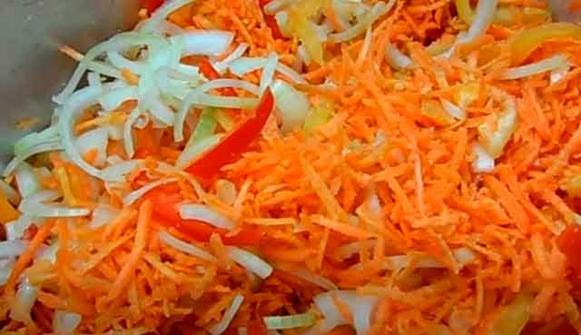 salat na zimu so skumbriejj i ovoshhami5 Салат на зиму зі скумбрією і овочами