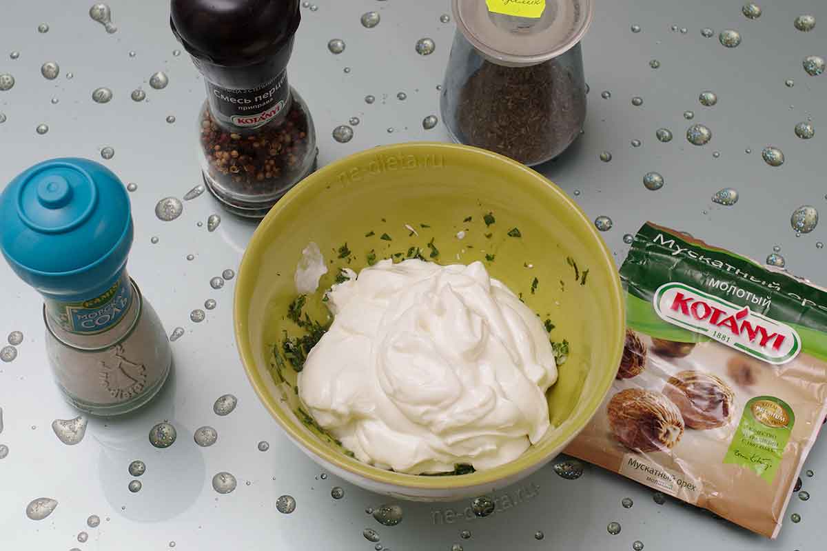 4a8bade7181572e28d896cb97c4971c2 Як зробити соус з йогурту з зеленню і часником — рецепт смачного соусу на основі натурального йогурту з покроковими фото