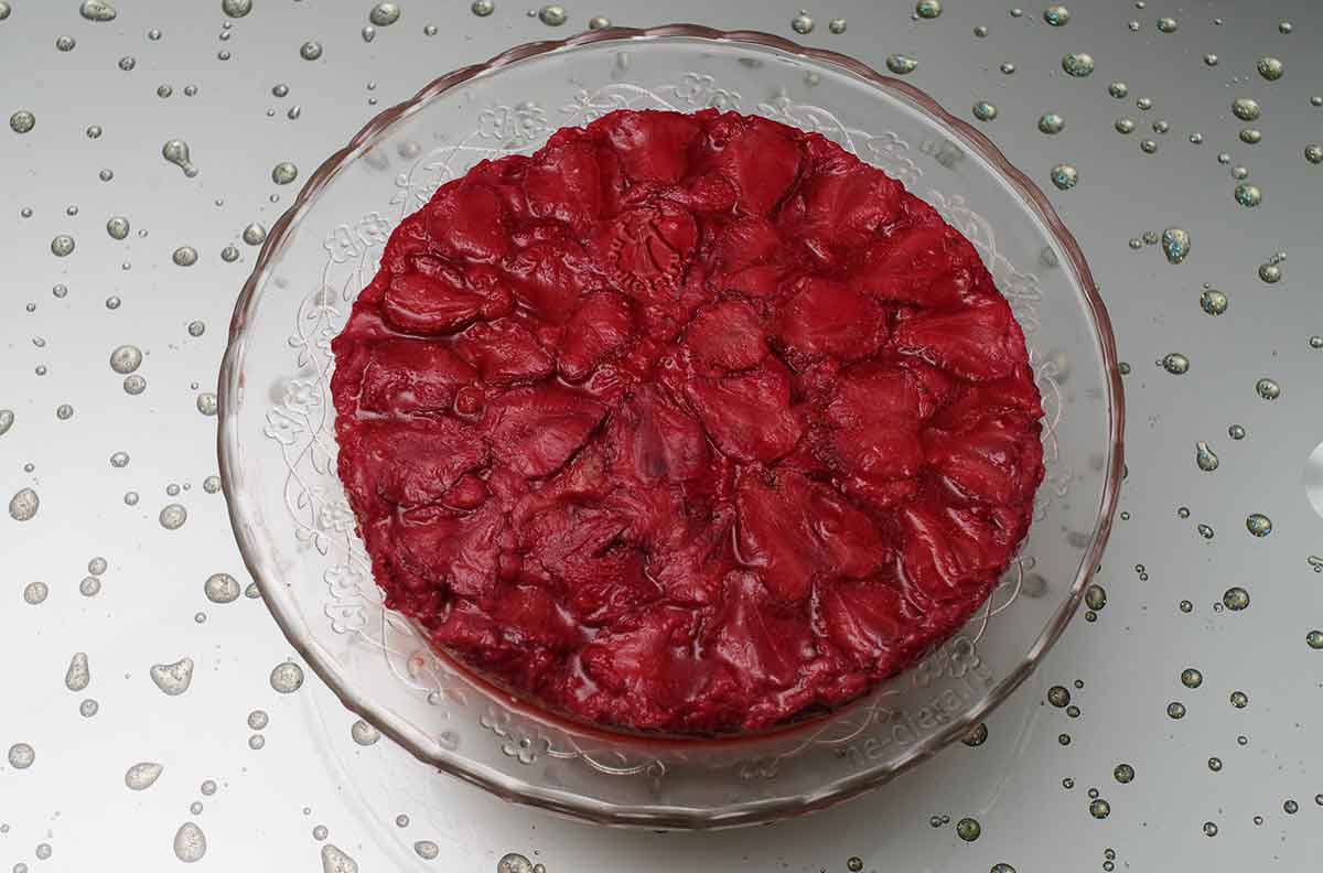 922d04e35a8d8ecfcf58ba561c5790d2 Як приготувати пиріг зі свіжою полуницею — простий рецепт пирога з полуницею в духовці з покроковими фото