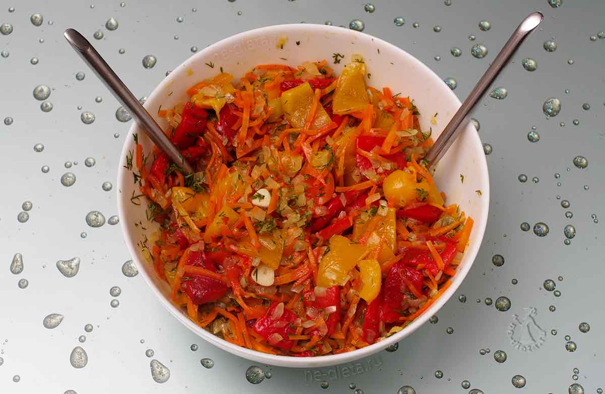 98c3e3d50f096d30cb8b4fea921b8860 Як приготувати салат з печеною болгарським перцем — рецепт смачного овочевого салату з болгарського перцю з покроковими фото