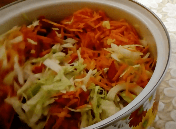 salat iz svezhejj kapusty – 7 ochen vkusnykh i bystrykh receptov55 Салат зі свіжої капусти – 7 дуже смачних і швидких рецептів