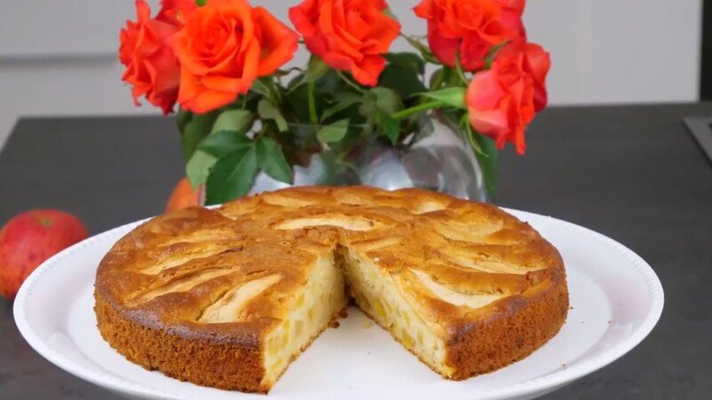 05b456b99c0e36bd6a3ce7cfbe55e8b6 Яблучний пиріг в духовці — 14 самих смачних і простих рецептів пирога з яблуками