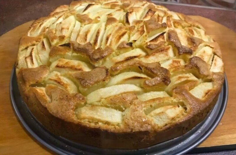 2eeda5c6647675f431d50bdbc8f70635 Яблучний пиріг в духовці — 14 самих смачних і простих рецептів пирога з яблуками
