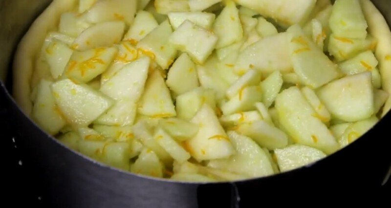 622083150fa946736d23fbb1d3027953 Яблучний пиріг в духовці — 14 самих смачних і простих рецептів пирога з яблуками