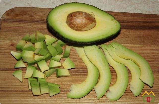 73be7eebff58e70e7447eb439fa28407 Салат з авокадо   простий і швидкий рецепт з овочами