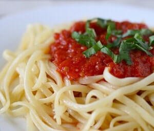 podliva iz pomidor k makaronam recept bystrogo prigotovlenija b0fab1c Підлива з помідор до макаронів   рецепт швидкого приготування